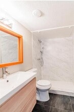 5808 Sandhurst Ln in Dallas, TX - Building Photo - Building Photo