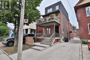 35 Cloverdale Rd in Toronto, ON - Building Photo
