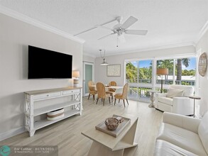 223 Marine Ct-Unit -207 in Lauderdale-by-the-Sea, FL - Building Photo - Building Photo