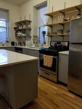 1135 N Damen Ave, Unit 2R in Chicago, IL - Foto de edificio - Building Photo