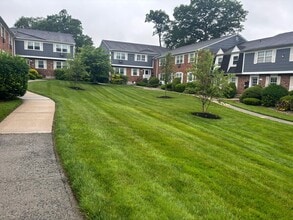 51 Doxbury Ln in Suffern, NY - Building Photo - Building Photo