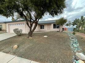 9005 E Mayberry Dr in Tucson, AZ - Building Photo