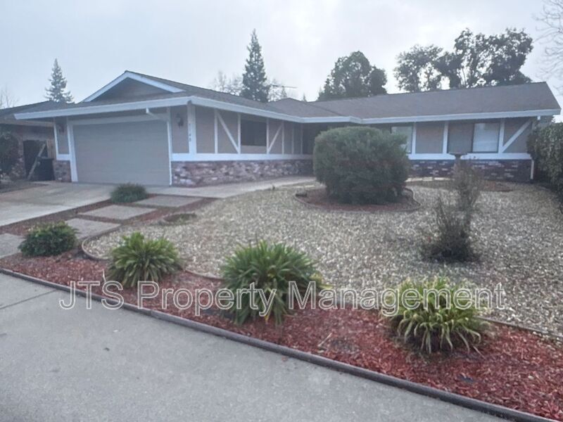 5140 Linda Lou Dr in Carmichael, CA - Building Photo