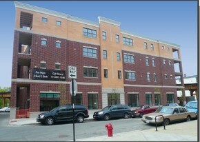 2827 W Belden Ave in Chicago, IL - Building Photo