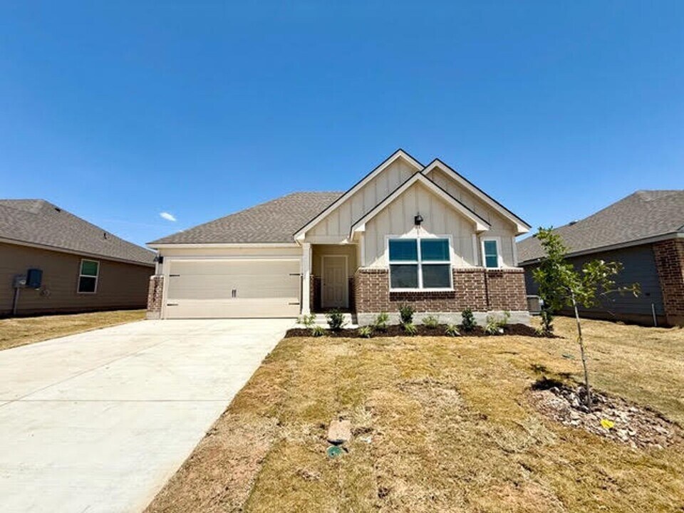12405 Trogdon Rd in Lorena, TX - Building Photo