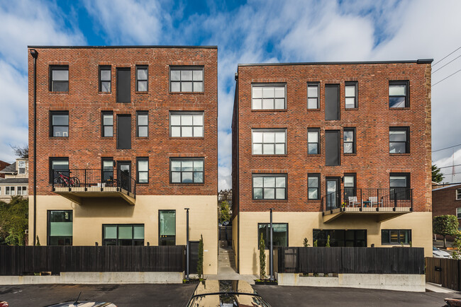 Saxonia Apartments in Seattle, WA - Foto de edificio - Building Photo