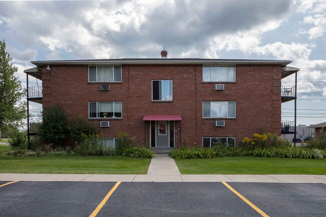 Baseline Manor Apartments in Grand Island, NY - Building Photo - Building Photo