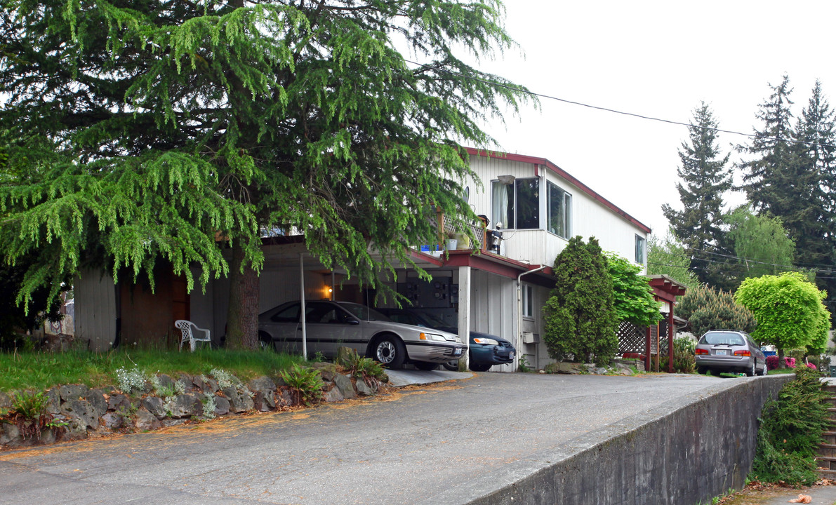 Lynn Ree Apartments in Lynnwood, WA - Building Photo