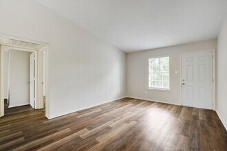 1105 & 1107-1107 UTA Blvd in Arlington, TX - Building Photo - Building Photo
