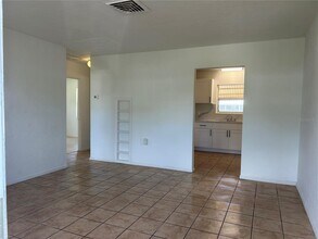 5903 Richard Pl in Sarasota, FL - Building Photo - Building Photo