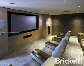 950 Brickell Bay Dr in Miami, FL - Building Photo - Building Photo