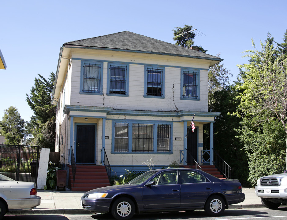 627 E 15th St in Oakland, CA - Foto de edificio