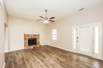 82 Eva Dr in Hampton, GA - Building Photo - Building Photo