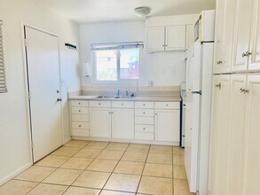 732 Santa Barbara Pl in San Diego, CA - Building Photo - Building Photo