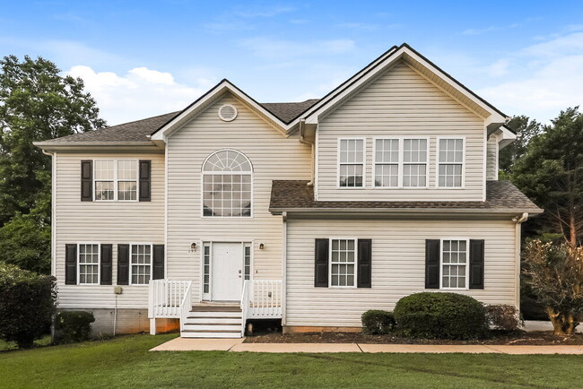 property at 195 Ridgecrest Dr