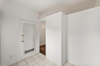 2105 Count Fleet Dr in Arlington, TX - Building Photo - Building Photo