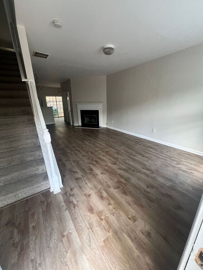 897 Redwood Dr NW in Norcross, GA - Building Photo - Building Photo