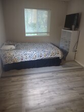 1450 Elk Valley Rd, Unit BigRoom in Crescent City, CA - Building Photo - Building Photo