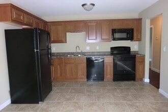 252 Sandridge Dr, Unit 252 in Collinsville, IL - Building Photo - Building Photo