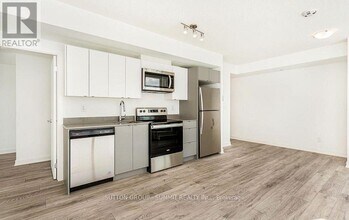 3210 Dakota Cmn in Burlington, ON - Building Photo - Building Photo