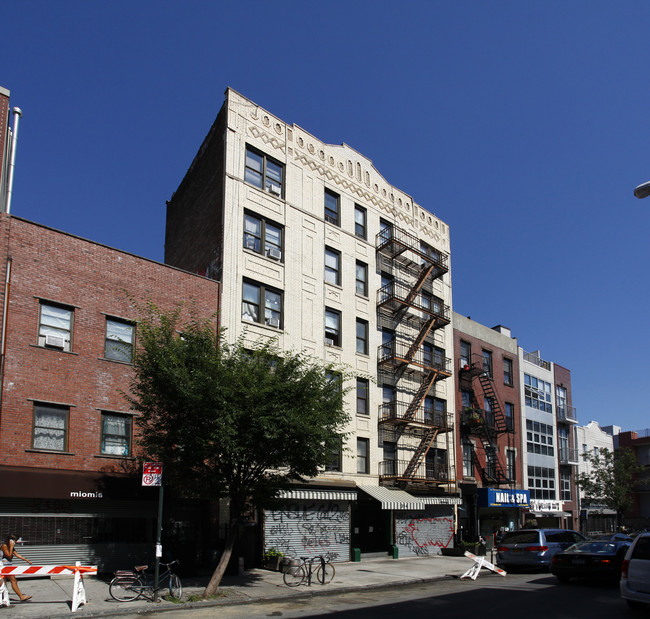 316 Bedford Ave in Brooklyn, NY - Building Photo - Building Photo