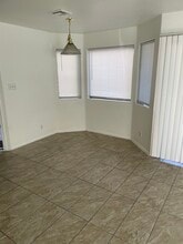 5038 S Rainbow Blvd in Las Vegas, NV - Building Photo - Building Photo