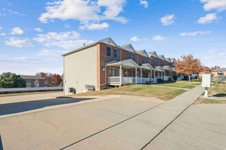 Westgate Residence Townhomes in Dubuque, IA - Building Photo - Building Photo
