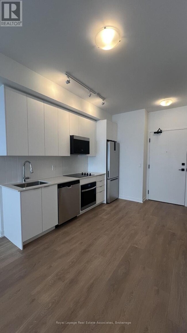 498 Caldari Rd in Vaughan, ON - Building Photo - Building Photo