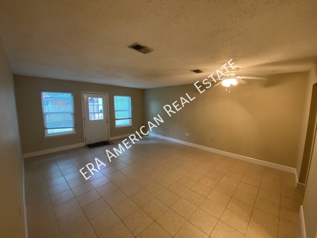 35 10th St in Shalimar, FL - Building Photo - Building Photo