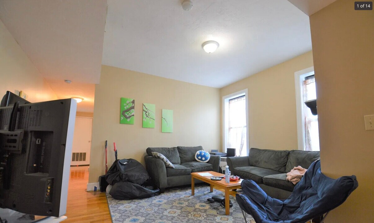 17-19 Highgate St. Unit 8 in Boston, MA - Building Photo