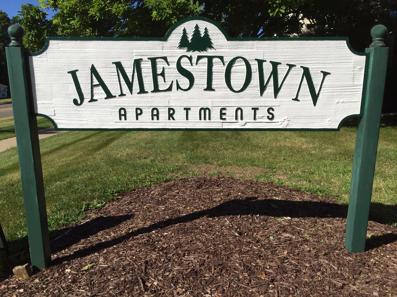 Jamestown Apartments in Charlotte, MI - Building Photo