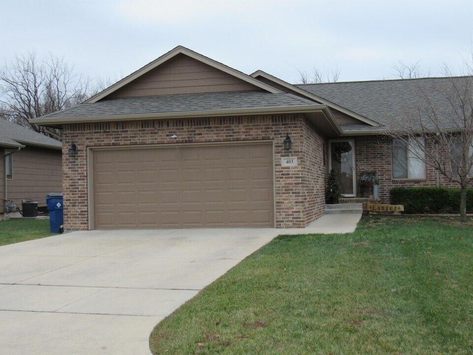 403 Aaron Dr in Andover, KS - Building Photo