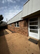 6914 Gary Ave in Lubbock, TX - Building Photo