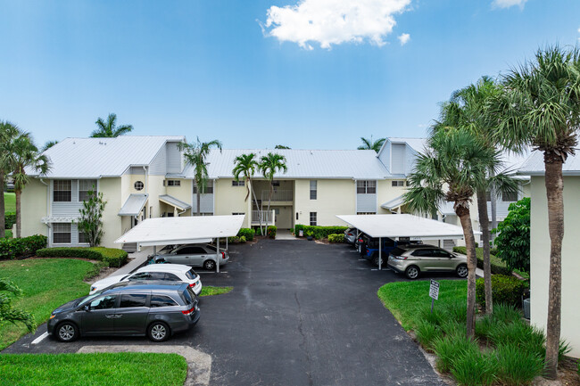 Rivers Edge in Ft. Myers, FL - Building Photo - Building Photo