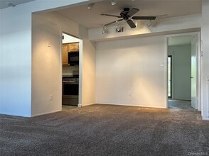 88 Bailey Ct in Middle Island, NY - Building Photo - Building Photo