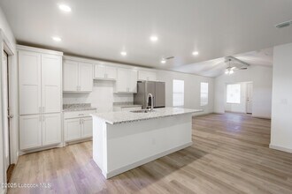 8004 Elm Ave in Lubbock, TX - Building Photo - Building Photo