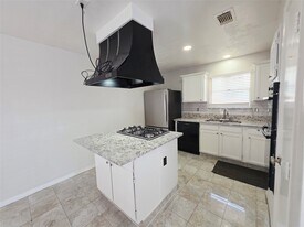 15330 Oak Terrace Dr in Houston, TX - Building Photo