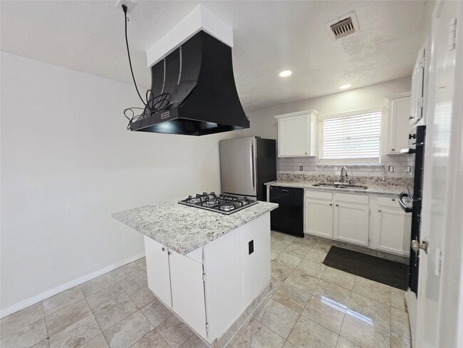 property at 15330 Oak Terrace Dr