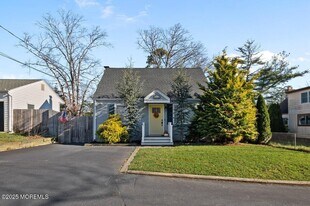173 McKinley Ct in Brick, NJ - Building Photo