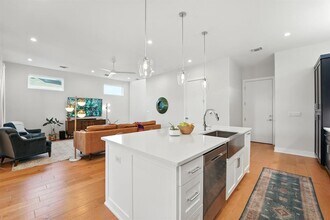 6405 Keegans Dr in Austin, TX - Foto de edificio - Building Photo