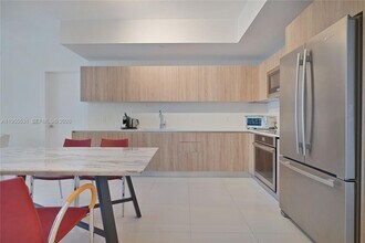 2960-2960 NE 207th St in Aventura, FL - Building Photo - Building Photo