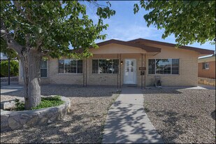 3208 Kirkcaldy St in El Paso, TX - Building Photo