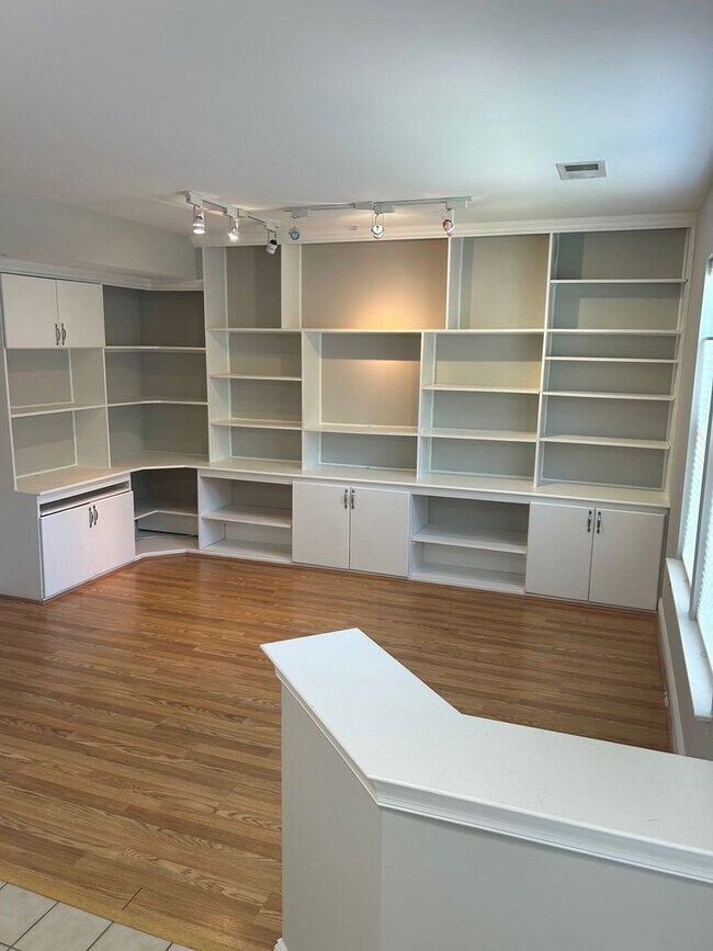 23803 Branchbrier Way in Clarksburg, MD - Building Photo - Building Photo