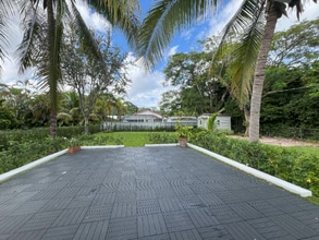 6415 SW 82nd St in Miami, FL - Building Photo - Building Photo