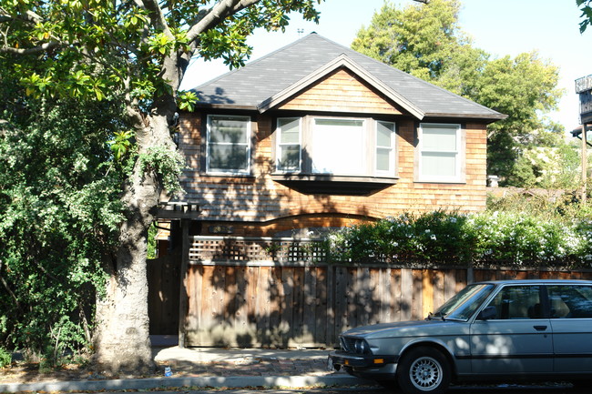 Regent Apartments in Berkeley, CA - Building Photo - Building Photo