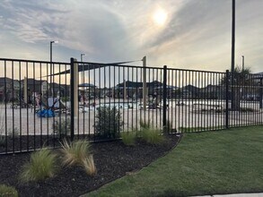 209 Camargue Dr in Hutto, TX - Building Photo - Building Photo