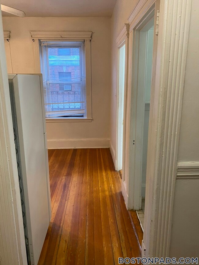 64 Hemenway St, Unit 10 in Boston, MA - Building Photo - Building Photo