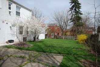 329 Hemlock Dr in Coraopolis, PA - Building Photo - Building Photo