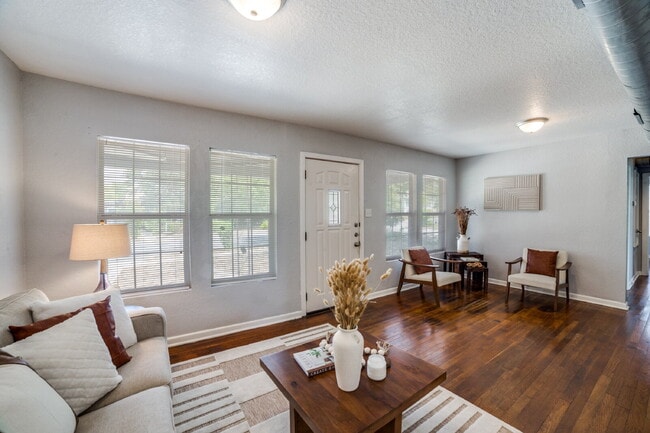 114 Oxford Dr in San Antonio, TX - Building Photo - Building Photo