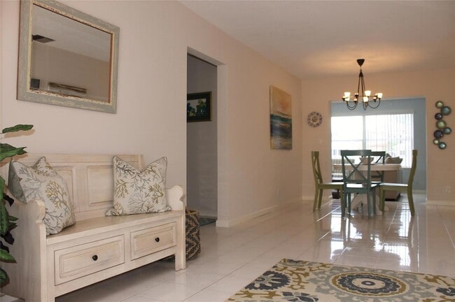 2706 NE 57th St in Fort Lauderdale, FL - Building Photo - Building Photo
